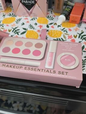 Peptide infused makeup essential set